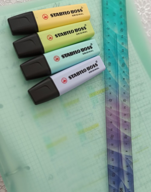 pastel-colours-and-mint-tea