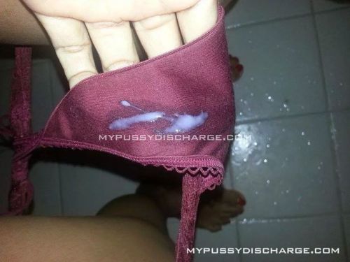 mypussydischarge:Asian stuffing panties and licking her...