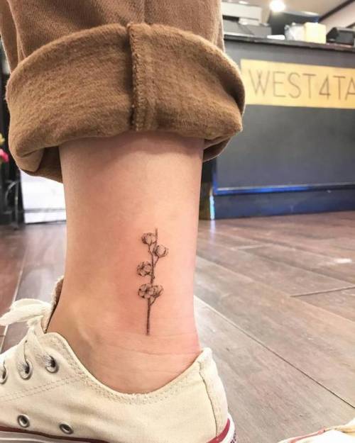 By Wicky Nicky, done at West 4 Tattoo, Manhattan.... flower;small;wickynicky;cotton;tiny;ankle;ifttt;little;nature;illustrative