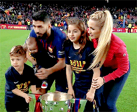 إحتفال برشلونة بلقب الدوري لموسم 2018/2019 في الكامب نو  Tumblr_pqq27sFCj11uo4zhwo2_400
