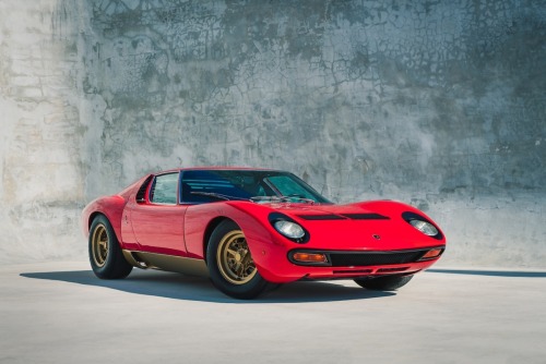 vintageclassiccars:Miura SV - the doors were designed to look...