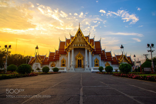 Wat Benchamabophit (the Marble Temple) by SongPin