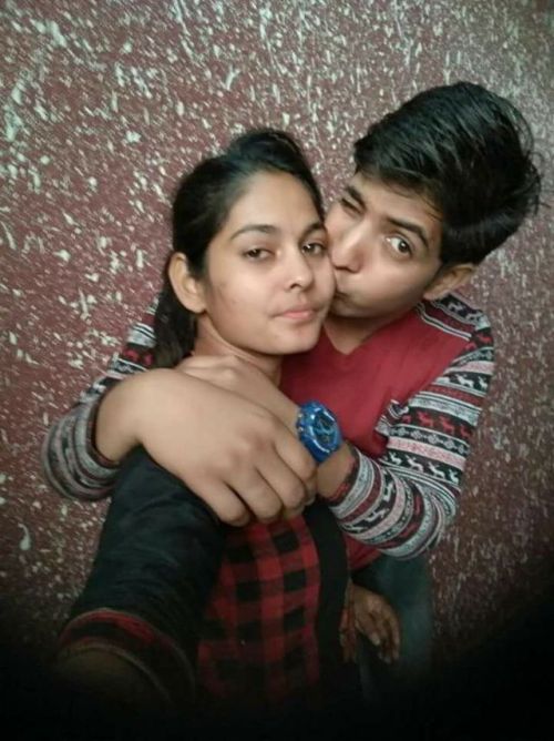 indianpakibabes:hot young couple 