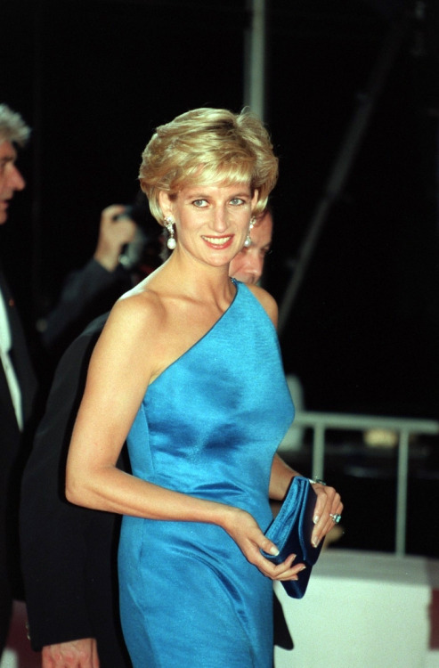 dianaspot:Princess Diana on an official visit in Sydney in...