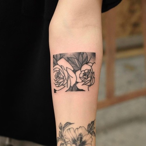 Rose Tattoo

Artist: Tattooist Grain - Hongik.Univ.Station,... black and grey;rose;flower;arm