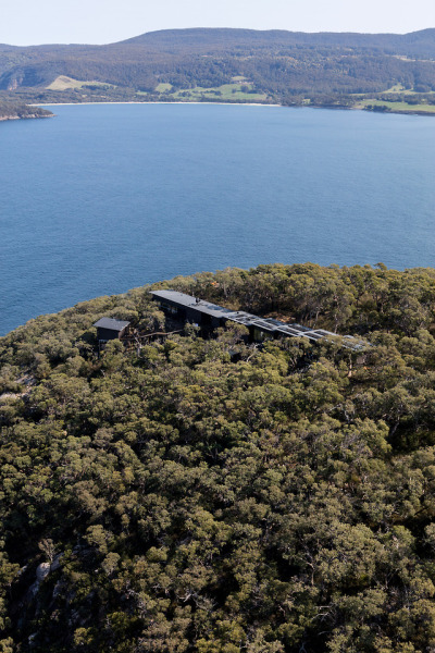 Three Capes Track Lodges / Andrew Burns Architectureph: