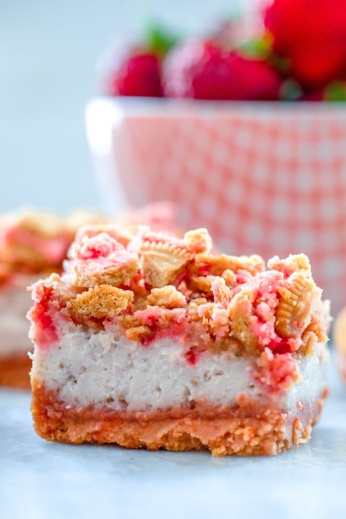 foodffs:Strawberry Shortcake Cheesecake BarsFollow for...