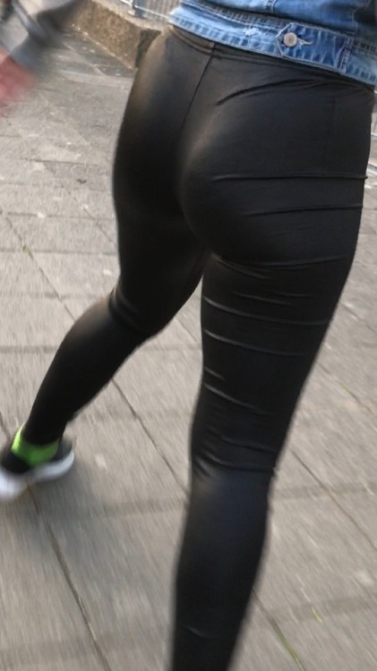 Big Ass in Public