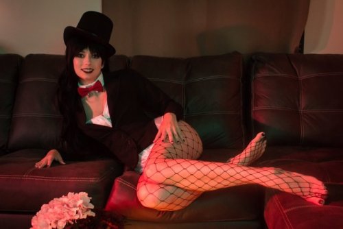 cosplaygirlz:Zatanna Zatara Cosplay by UncannyMegan