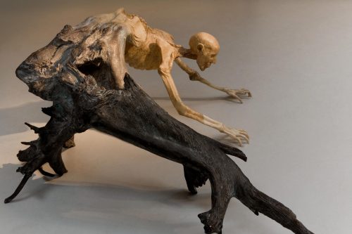 armindoc:sixpenceee: Tree carved into a ghoul by Javier...