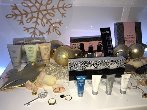 left the planet spa blissfully nourishing gift set 5 is a great gift for hard working tired hands and feet after the christmas chaos - What Every Girl Wants For Christmas left the planet spa blissfully nourishing gift set 5 is a great gift for hard working tired hands and feet after the christmas chaos - What Every Girl Wants For Christmas