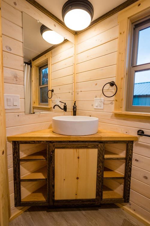 dreamhousetogo:Heather’s gooseneck tiny home by Mitchcraft...