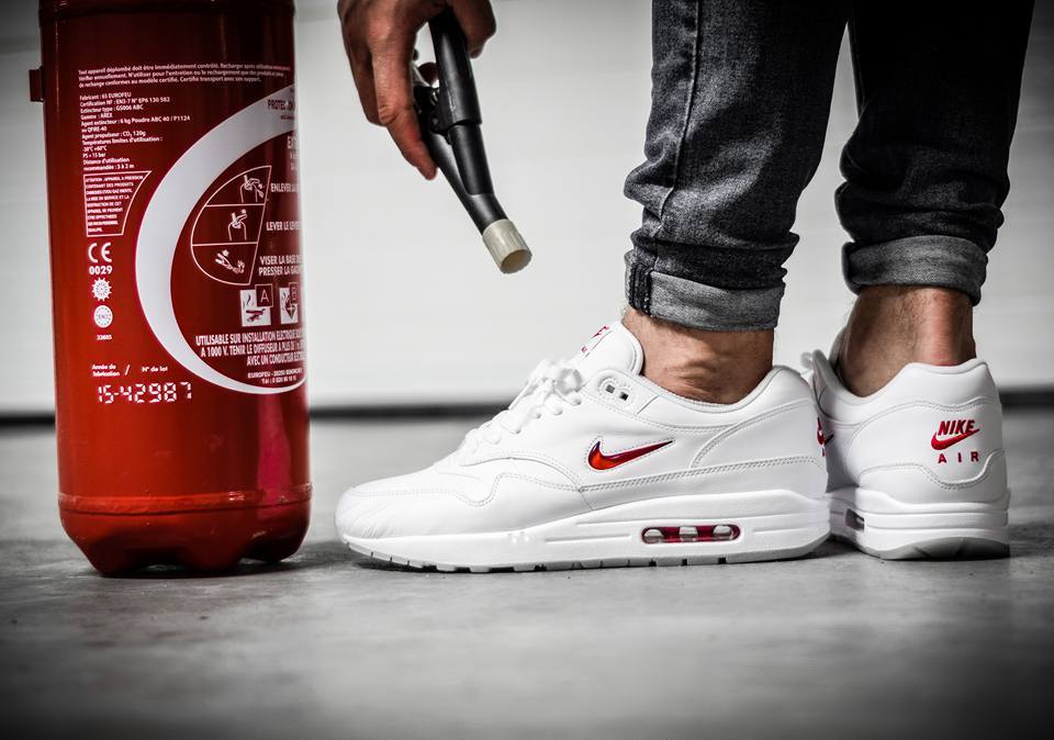 nike air max 1 jewel rare ruby