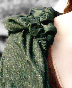 xxsparksxx:Demelza’s costumes -> 43 -> dark green...