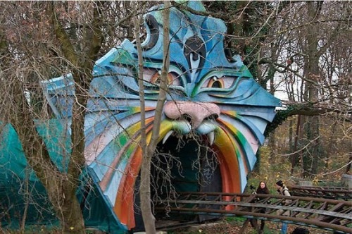 dipshitdiablo:Abandoned Theme Parks