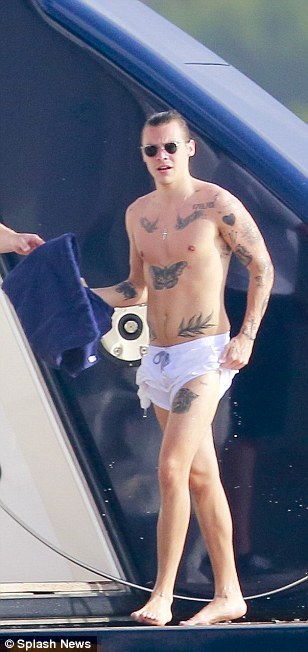 niallhorantheirish:Harry in Saint Barthélemy  - December 30,...