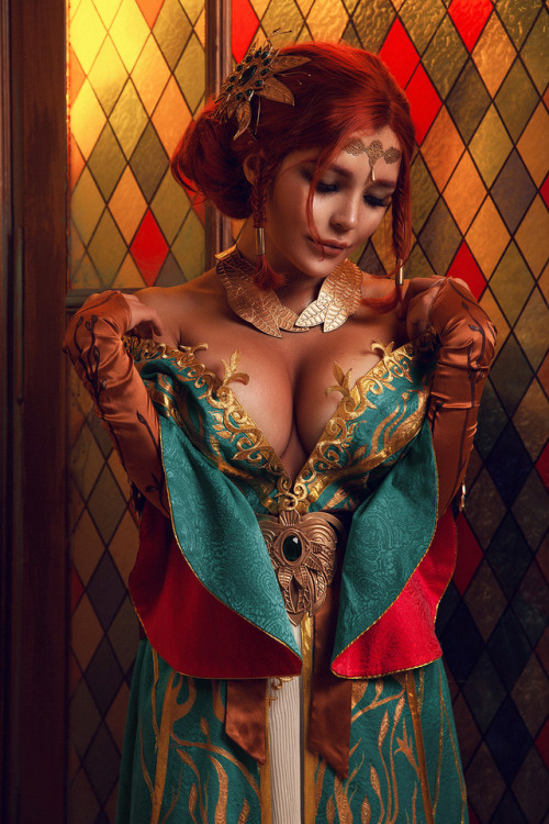 shittyhorsey:kalinkafox:The Witcher 3Me as Triss...