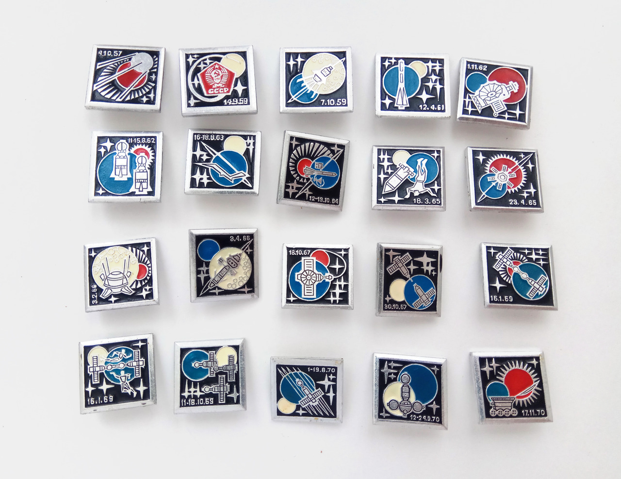 Soviet space exploration. Set of 20 vintage pins.