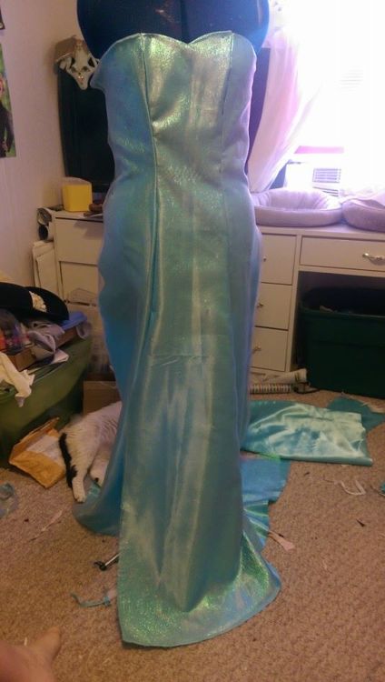 I caved and started making an Elsa cosplay TT^TT I haven’t...