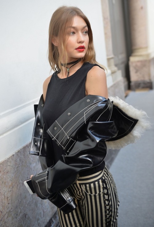 gigihadidmodeluniverse
