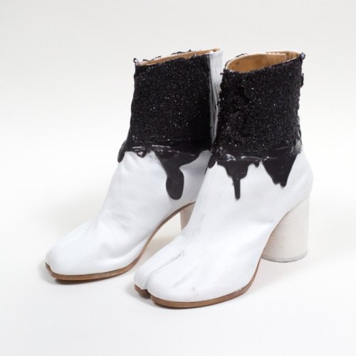 virginsuicides: Totokaelo x Margiela exclusive white tabi...