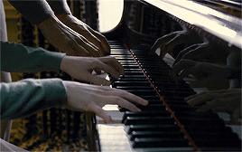 Does he play the piano. Порочные игры момент с пианино.