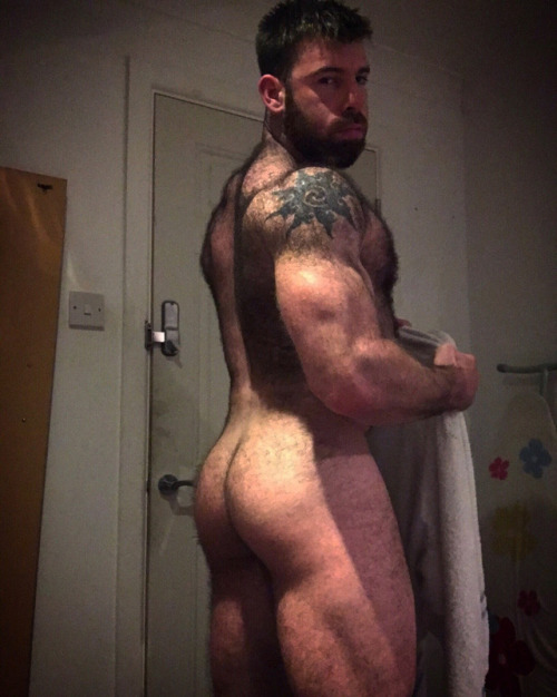 Hairy men are the bomb!