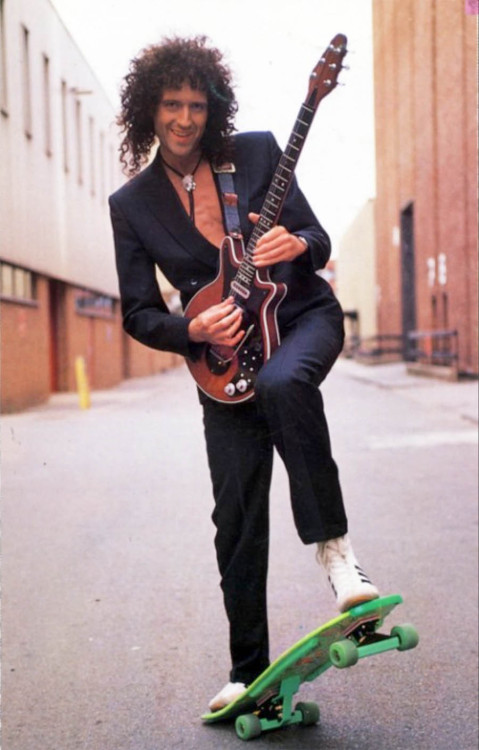 soundsof71:BRIAN MAY ON A SKATEBOARD, that’s why