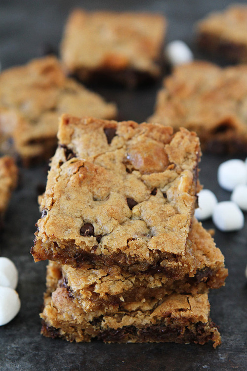 foodffs:Marshmallow Toffee BlondiesFollow for recipesGet your...