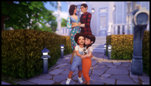 simxiety:emy’s lil family! his wife ashely and their tots paula...