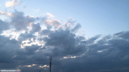 Медленно плывут облака. Облака анимация. Небо gif. Движение облаков. Небо анимация.