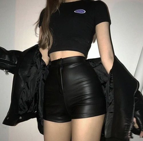 xxyllit:Black Shorts Thinspo ♡