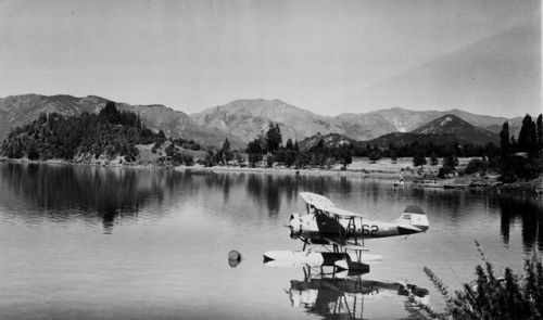 bmachine:Argentine Corsario on floats.