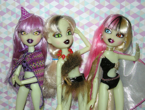 bratzillaz midnight beach