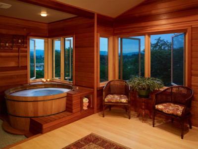 Cozy Bathroom w/ Japanese Soaking Tub in Eugene, Oregon [990x746]