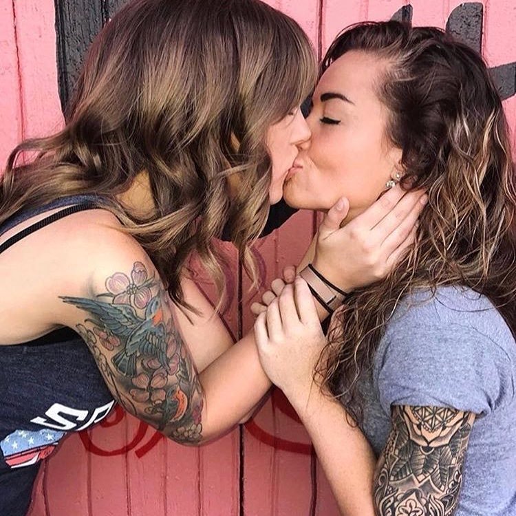 Only fans lesbians Girls Kissing