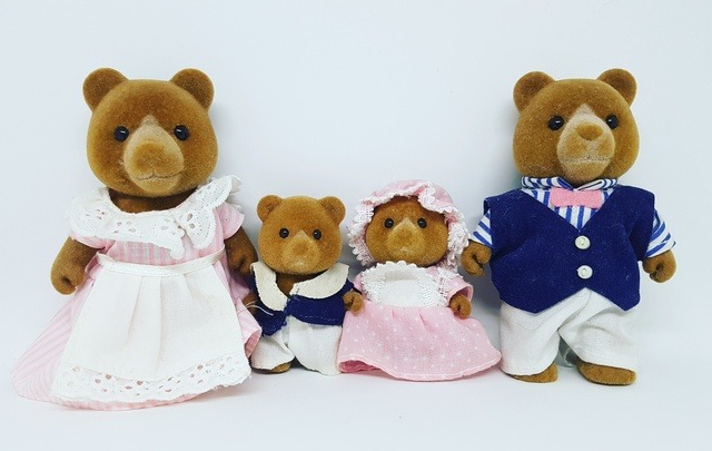 Sandi's Stuff — Sylvanian Families Marmalade Bear Family and Polar...