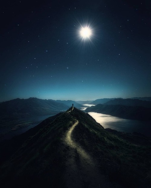 fifineller:A rising Moon above lake Wanaka by Max Rive