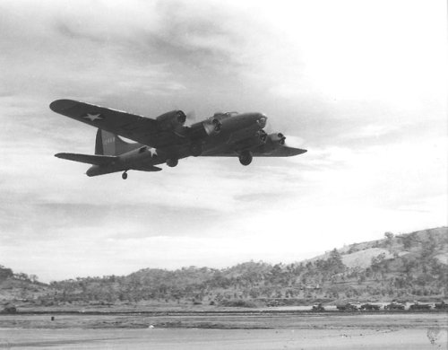 ww1ww2photosfilms:B-17E bomber ‘Yankee Diddler’ of 43rd...