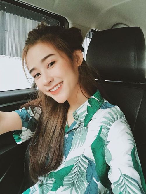 female-kpop:Her smile made my day ❤️