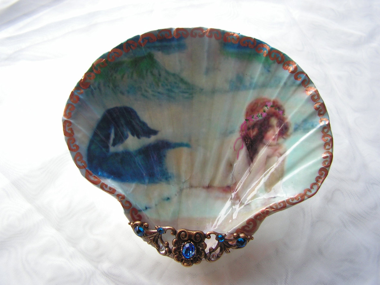 Shell Jewelry Dishes by rtistmary on Etsy See our...