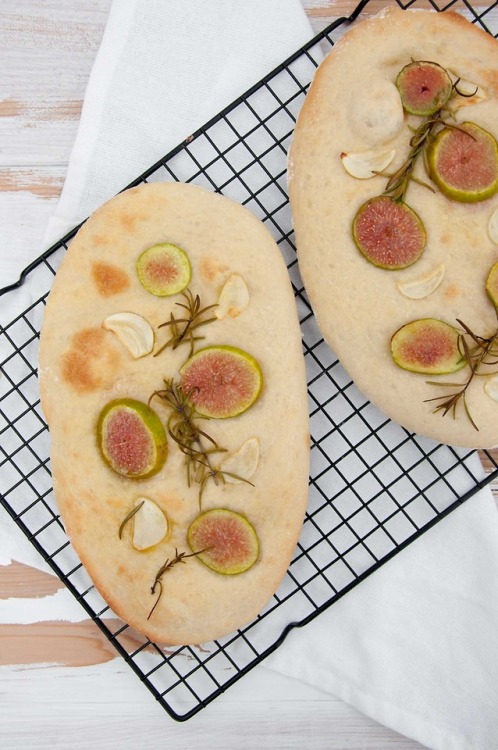 foodffs:Fig Rosemary Garlic FocacciaFollow for recipesIs this...