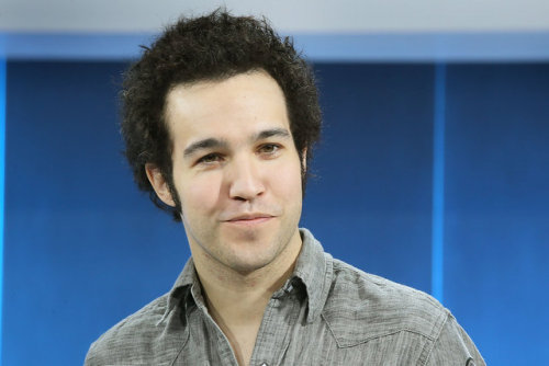 fedorasquidwithglasses:Pete Wentz natural hair appreciation