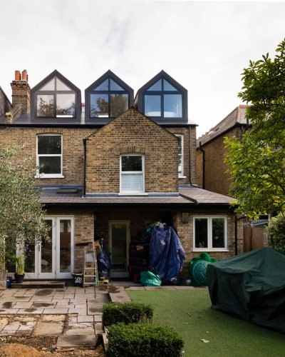 Victorian Loft Conversion / A Small Studio