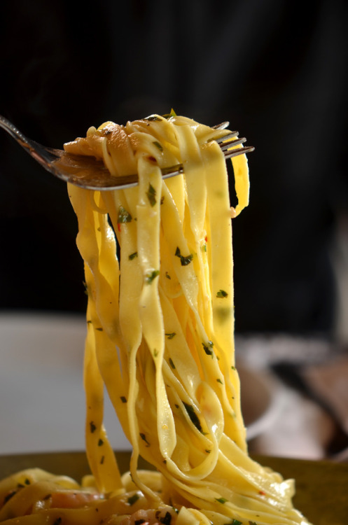 graceandcompany:tango-mango:Linguine with shrimp...