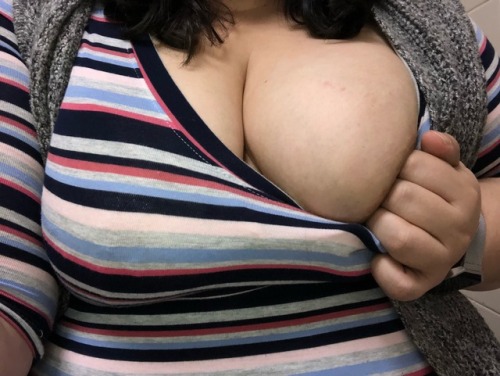 preggoalways:Boobs and stripes