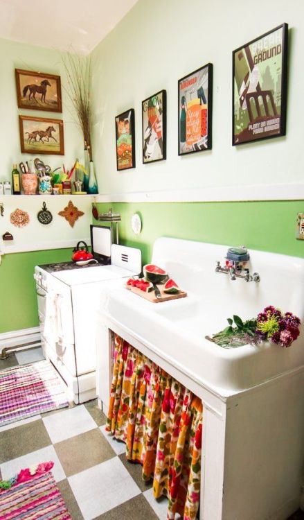 magicalhomestead:Cute vintage kitchen with happy lime green...