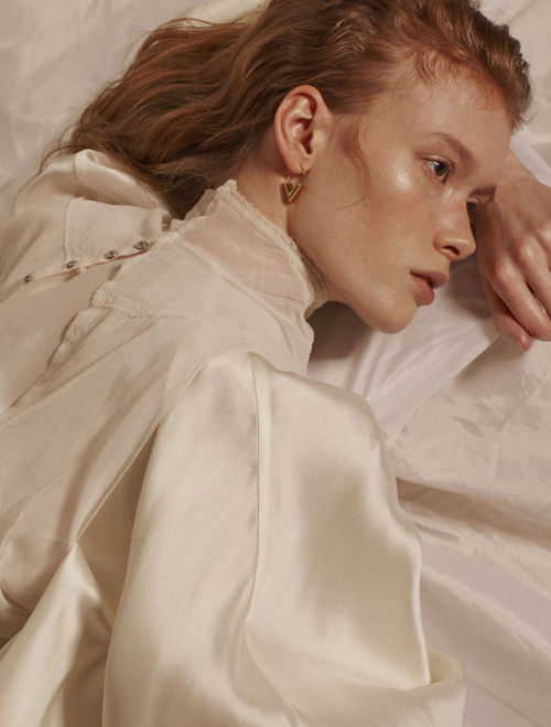 unes23: Julia Hafstrom by Andreas Öhlund & Maria Therese...