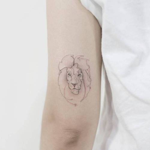 By Doy, done at Inkedwall, Seoul. http://ttoo.co/p/36450 small;zodiac;feline;lion;animal;tricep;tiny;ifttt;little;leo;astrology;doy;sketch work