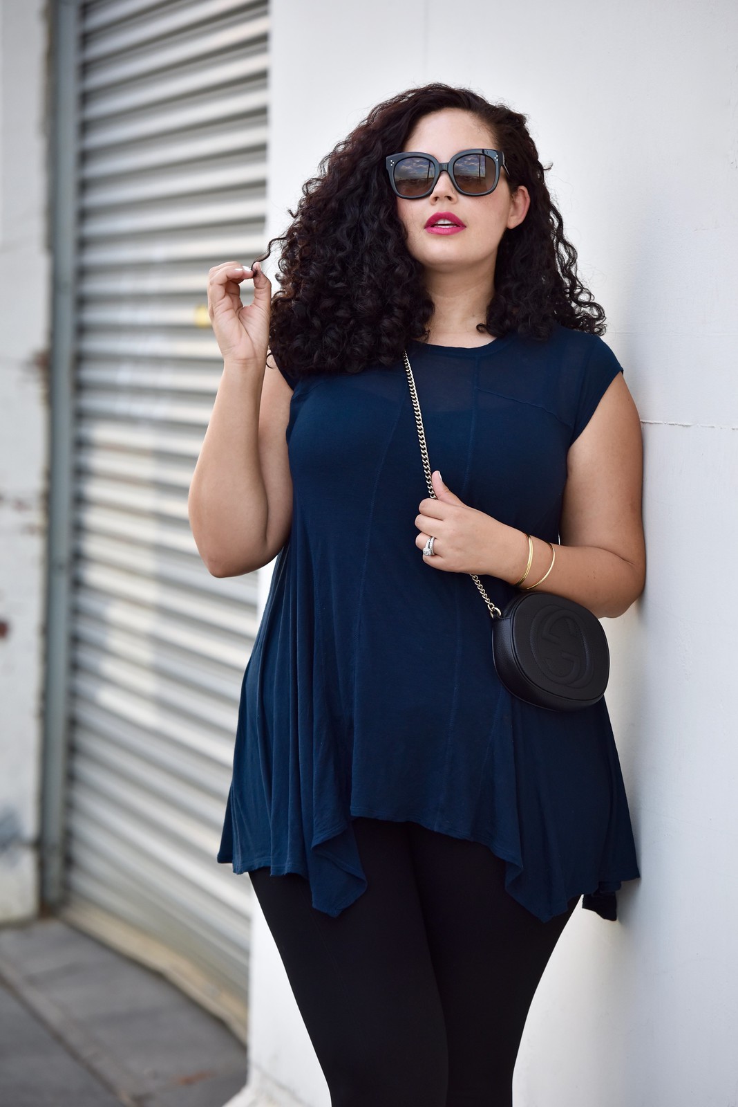 GIRL WITH CURVES Tumblr — Black + Navy